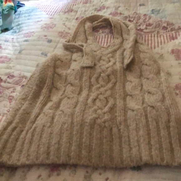 Top - Picture 2 of 2